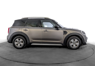 Подержанный автомобиль MINI Countryman 2018 года (4 фото)