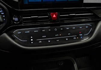 Подержанный автомобиль Москвич 3 2023 года (28 фото)