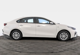 Подержанный автомобиль Kia Cerato Sedan 2019 года (4 фото)