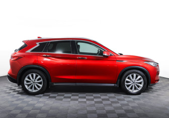 Подержанный автомобиль Infiniti QX50 2018 года (4 фото)