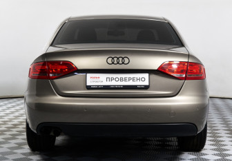 Подержанный автомобиль Audi A4 Sedan 2008 года (6 фото)