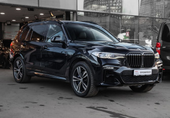 Подержанный автомобиль BMW X7 2019 года (3 фото)