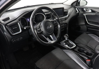 Подержанный автомобиль Kia Ceed Hatchback 2019 года (9 фото)