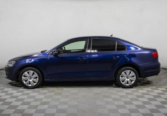 Подержанный автомобиль Volkswagen Jetta Sedan 2012 года (8 фото)