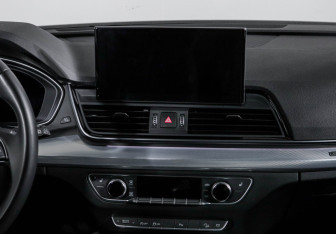 Подержанный автомобиль Audi Q5 2021 года (13 фото)