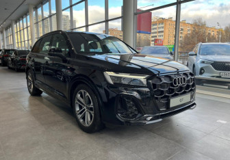 Новый Audi Q7 2025 (3 фото)