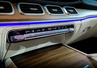 Подержанный автомобиль Mercedes-Benz GLE 2023 года (28 фото)