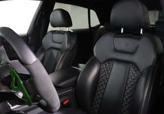 Подержанный автомобиль Audi SQ8 2019 года (17 фото)