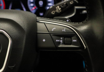 Подержанный автомобиль Audi Q8 2018 года (12 фото)