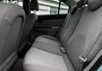 Подержанный автомобиль Hyundai Verna Sedan 2008 года (10 фото)