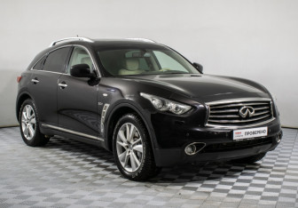 Подержанный автомобиль Infiniti QX70 2015 года (3 фото)