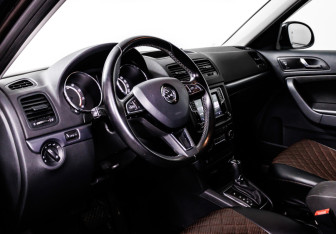 Подержанный автомобиль Skoda Yeti 2017 года (12 фото)