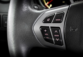 Подержанный автомобиль Suzuki Grand Vitara 2012 года (26 фото)