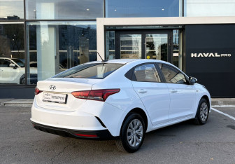 Подержанный автомобиль Hyundai Solaris Sedan 2021 года (5 фото)