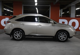 Подержанный автомобиль Lexus RX 2010 года (4 фото)