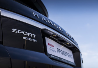 Подержанный автомобиль Land Rover Range Rover Sport 2016 года (12 фото)