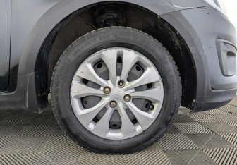 Подержанный автомобиль Kia Rio Hatchback 2020 года (12 фото)