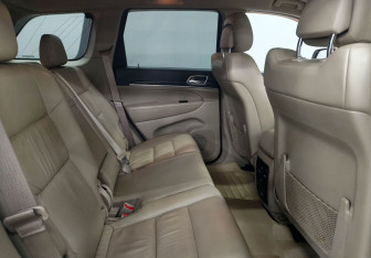 Подержанный автомобиль Jeep Grand Cherokee 2013 года (13 фото)