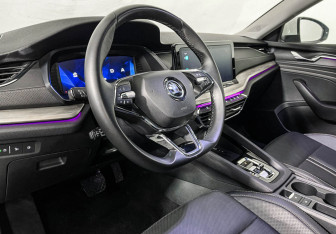 Подержанный автомобиль Skoda Octavia Liftback 2023 года (13 фото)