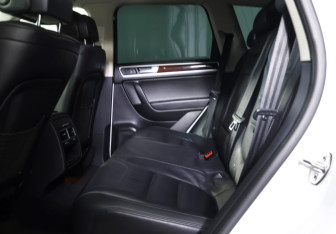 Подержанный автомобиль Volkswagen Touareg 2015 года (11 фото)