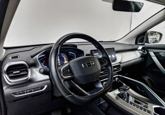 Подержанный автомобиль Geely Coolray 2023 года (14 фото)