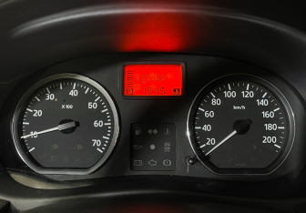 Подержанный автомобиль Nissan Almera Sedan 2013 года (11 фото)