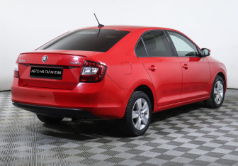 Подержанный автомобиль Skoda Rapid Liftback 2017 года (3 фото)
