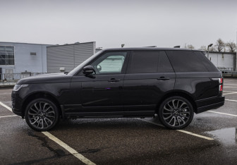 Подержанный автомобиль Land Rover Range Rover 2018 года (9 фото)