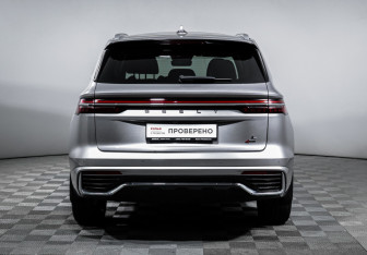Подержанный автомобиль Geely Monjaro 2023 года (6 фото)