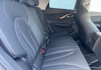 Подержанный автомобиль Omoda C5 2024 года (11 фото)