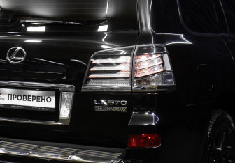 Подержанный автомобиль Lexus LX 2015 года (26 фото)