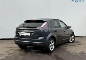 Подержанный автомобиль Ford Focus Hatchback 2011 года (5 фото)