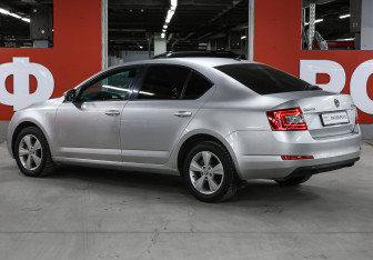 Подержанный автомобиль Skoda Octavia Liftback 2014 года (7 фото)