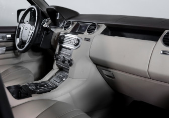 Подержанный автомобиль Land Rover Discovery 2013 года (9 фото)