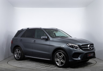 Подержанный автомобиль Mercedes-Benz GLE 2017 года (3 фото)