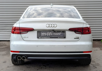 Подержанный автомобиль Audi A4 Sedan 2017 года (6 фото)