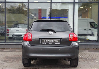 Подержанный автомобиль Toyota Auris Hatchback 2007 года (7 фото)