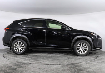 Подержанный автомобиль Lexus NX 2019 года (4 фото)