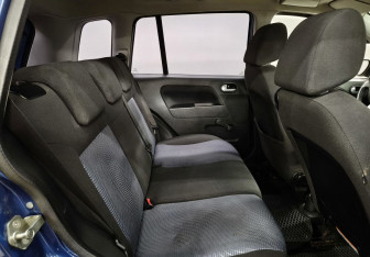 Подержанный автомобиль Ford Fusion 2007 года (12 фото)