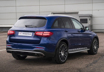 Подержанный автомобиль Mercedes-Benz GLC AMG 2016 года (5 фото)