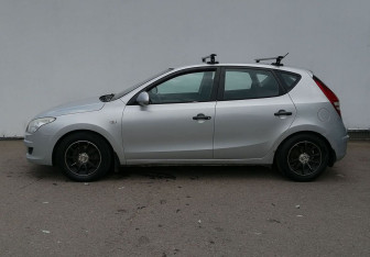 Подержанный автомобиль Hyundai i30 Hatchback 2010 года (8 фото)