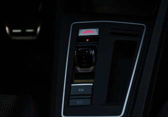 Подержанный автомобиль Volkswagen Golf GTI Hatchback 2021 года (21 фото)
