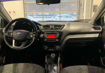 Подержанный автомобиль Kia Rio Sedan 2013 года (9 фото)
