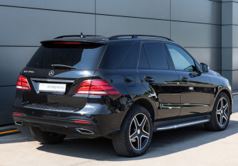 Подержанный автомобиль Mercedes-Benz GLE 2016 года (5 фото)