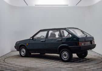 Подержанный автомобиль LADA (ВАЗ) 2109 Hatchback 2003 года (7 фото)
