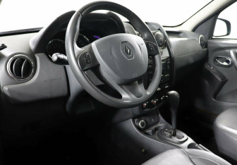 Подержанный автомобиль Renault Duster 2016 года (7 фото)