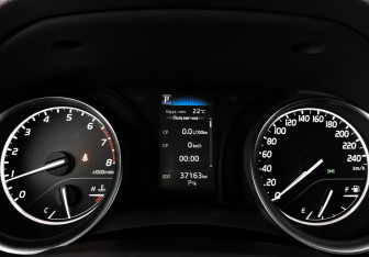 Подержанный автомобиль Toyota Camry Sedan 2019 года (16 фото)