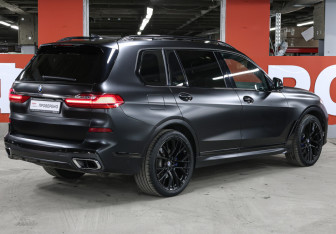 Подержанный автомобиль BMW X7 2019 года (5 фото)