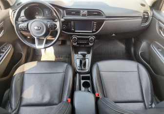 Подержанный автомобиль Kia Rio Sedan 2018 года (10 фото)