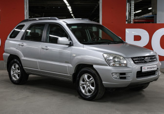 Подержанный автомобиль Kia Sportage 2006 года (3 фото)